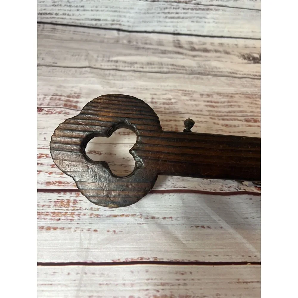 Rare‎ Vintage Hand Made Brown Wood Key Rack Wooden Primitive Chain Iron Hanging